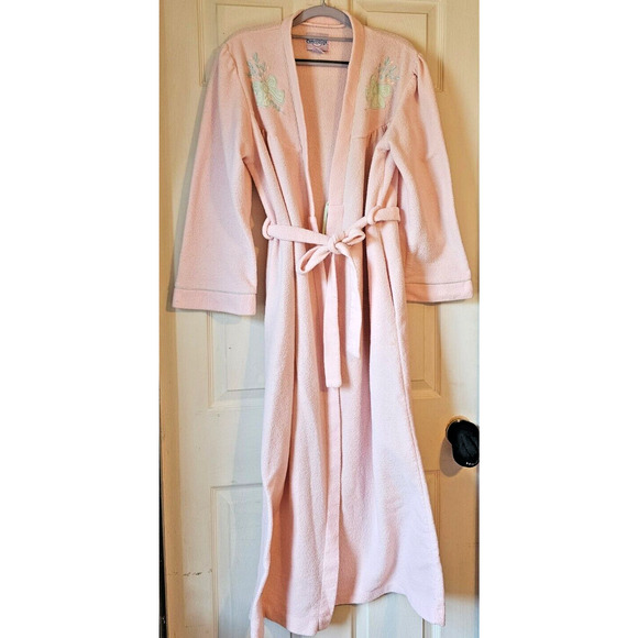 Vintage Comfy Club Womens Sz Medium Robe House Coat Pink embroidered - Picture 1 of 8